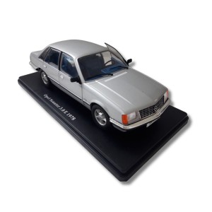 Метална кола Opel Senator 3.0 E / Опел, 1978, Hachette, мащаб 1:24, сив цвят
